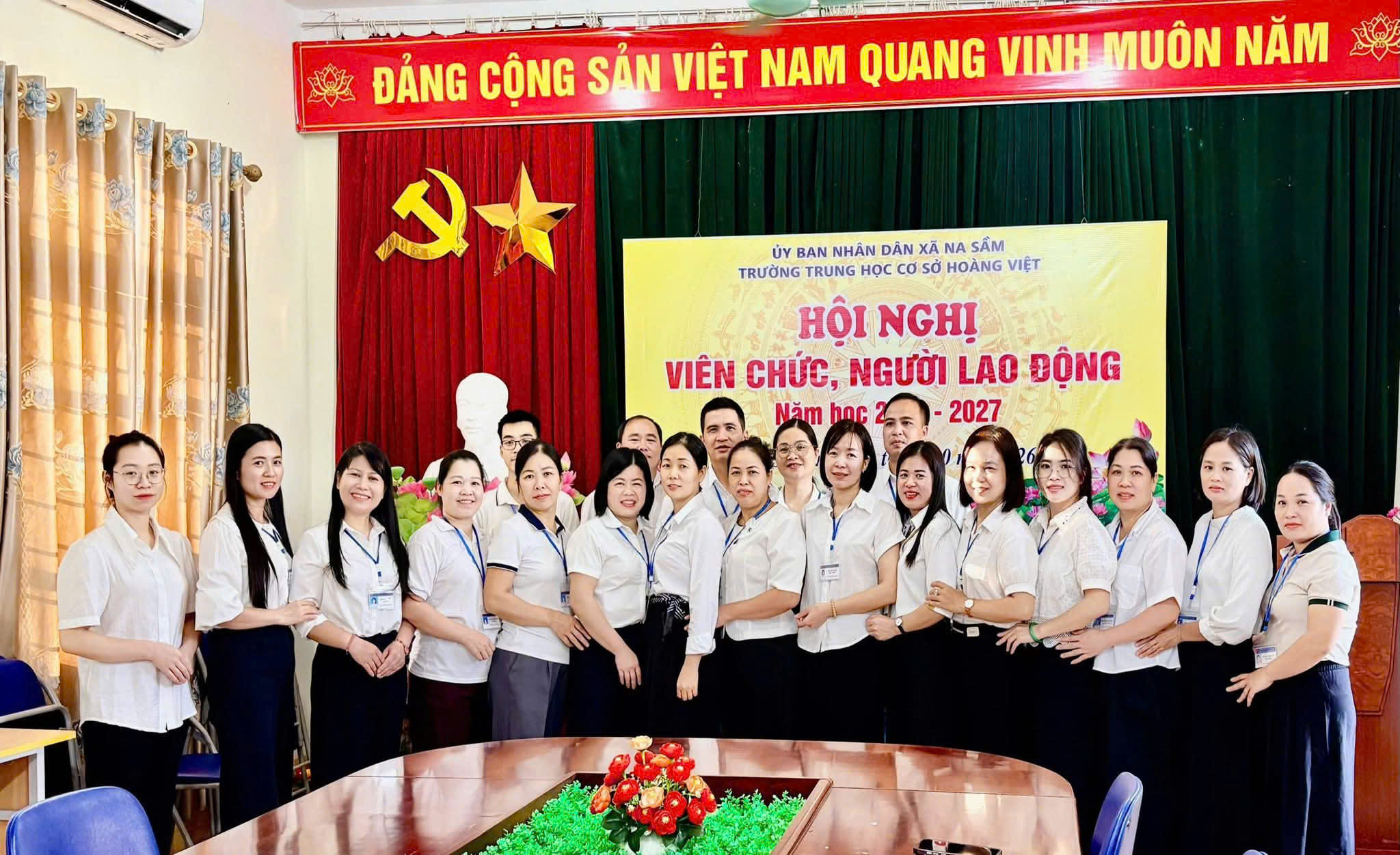 TRƯỜNG THCS HOÀNG VIỆT TỔ CHỨC HỘI NGHỊ VIÊN CHỨC, NGƯỜI LAO ĐỘNG NĂM HỌC 2026 - 2027