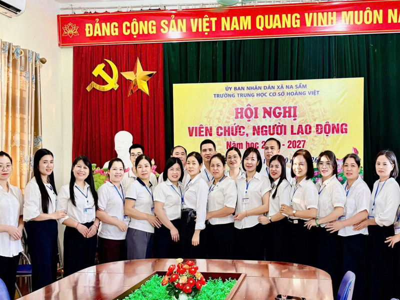 TRƯỜNG THCS HOÀNG VIỆT TỔ CHỨC HỘI NGHỊ VIÊN CHỨC, NGƯỜI LAO ĐỘNG NĂM HỌC 2026 - 2027