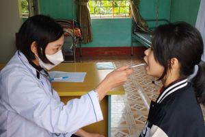 Khám sức khỏe định kì cho học sinh năm học 2022-2023