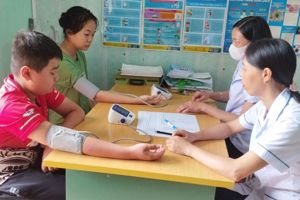 Khám sức khỏe định kì đầu năm học cho học sinh năm học 2023-2024