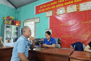 TRƯỜNG THCS HOÀNG VIỆT THAM GIA HỖ TRỢ CÀI ĐẶT SỔ SỨC KHỎE ĐIỆN TỬ, VNeID VÀ PHÁT TRIỂN BẢO HIỂM Y TẾ